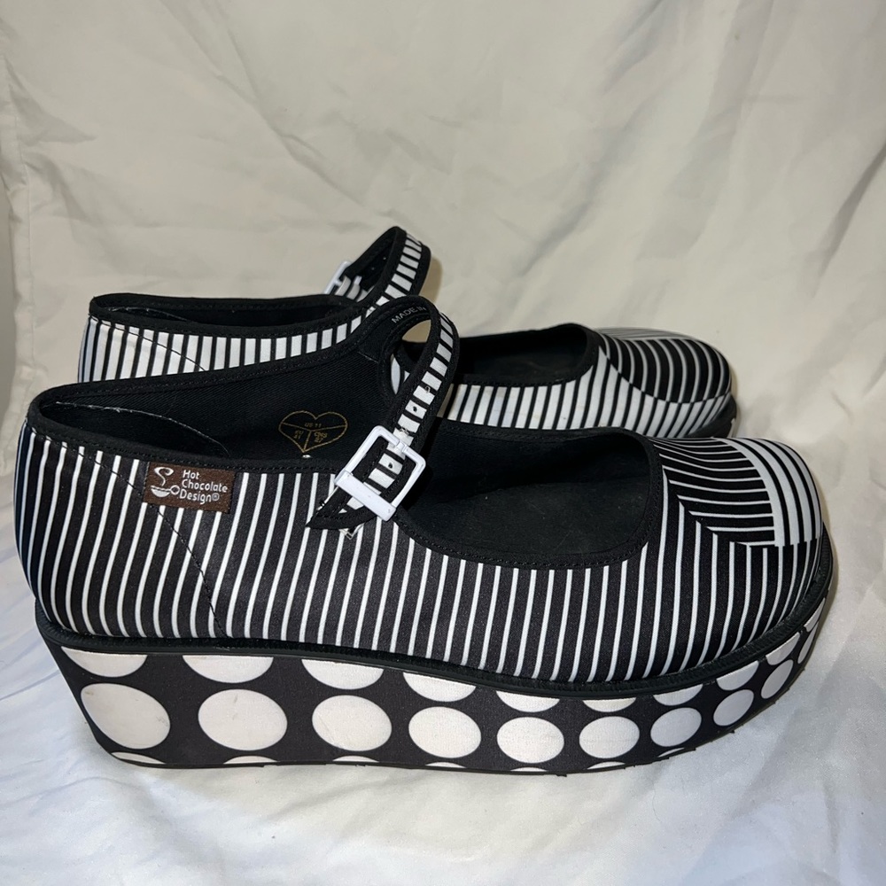 Chocolaticas Platform Mary Janes Black & White size 10